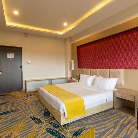 Hotel Mechi Crown Kakarvitta Luaran gambar