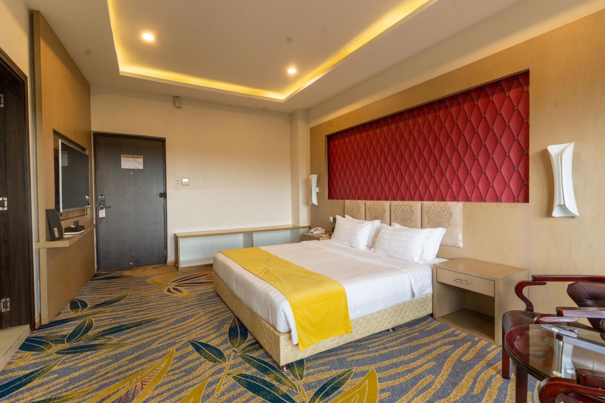 Hotel Mechi Crown Kakarvitta Luaran gambar