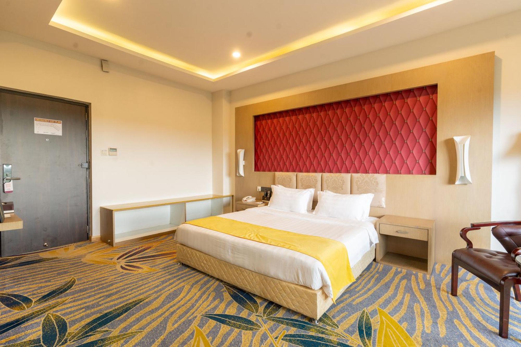 Hotel Mechi Crown Kakarvitta Luaran gambar