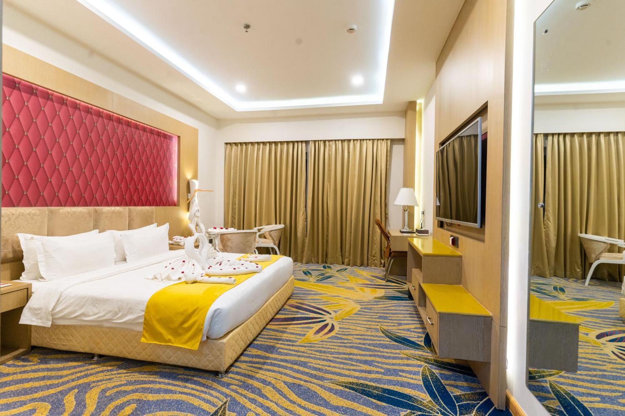 Hotel Mechi Crown Kakarvitta Luaran gambar
