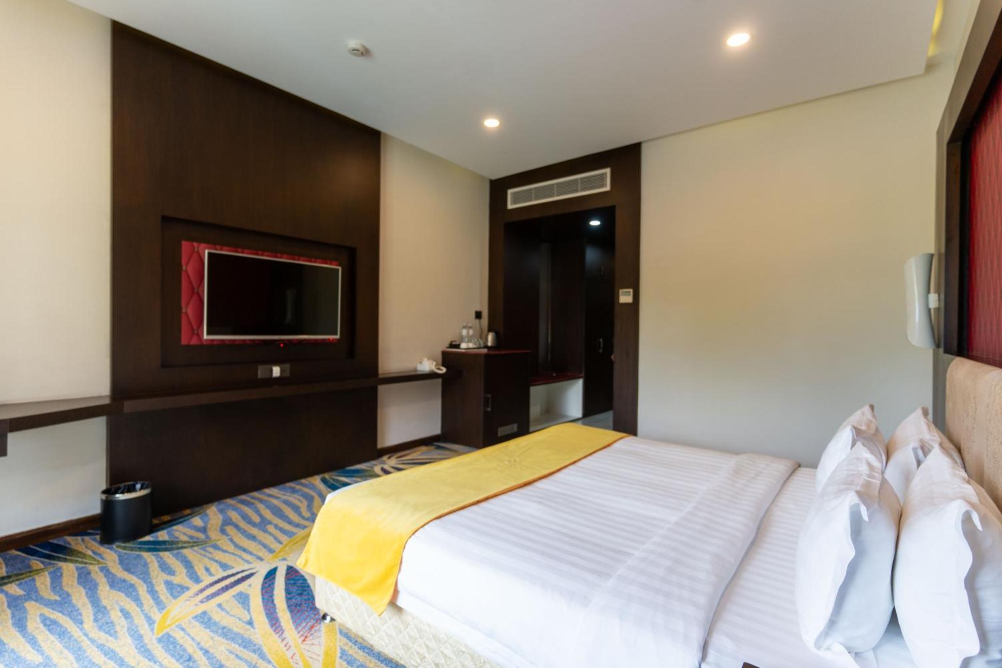 Hotel Mechi Crown Kakarvitta Luaran gambar